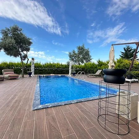 With Pool Villa Trabzon